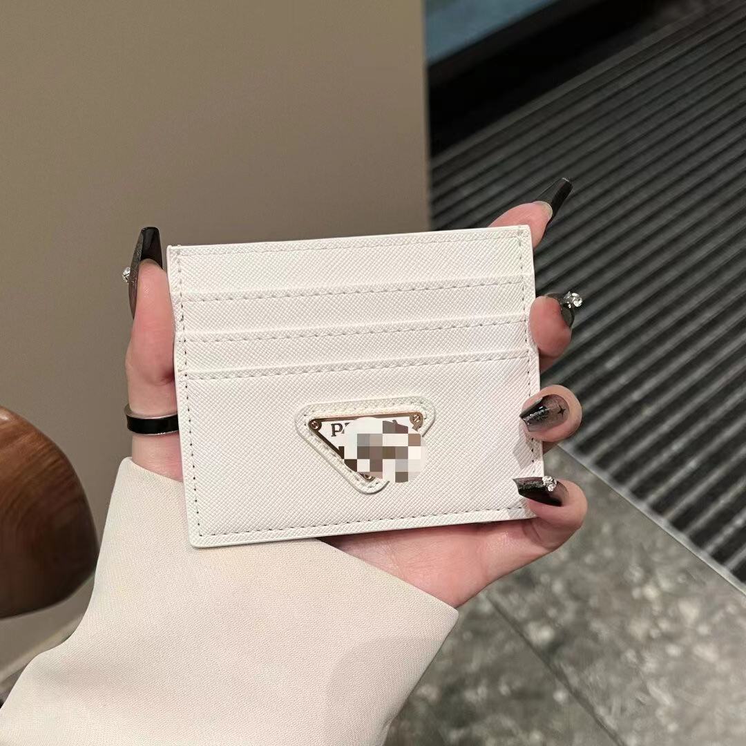 普拉内烫金白色高质量