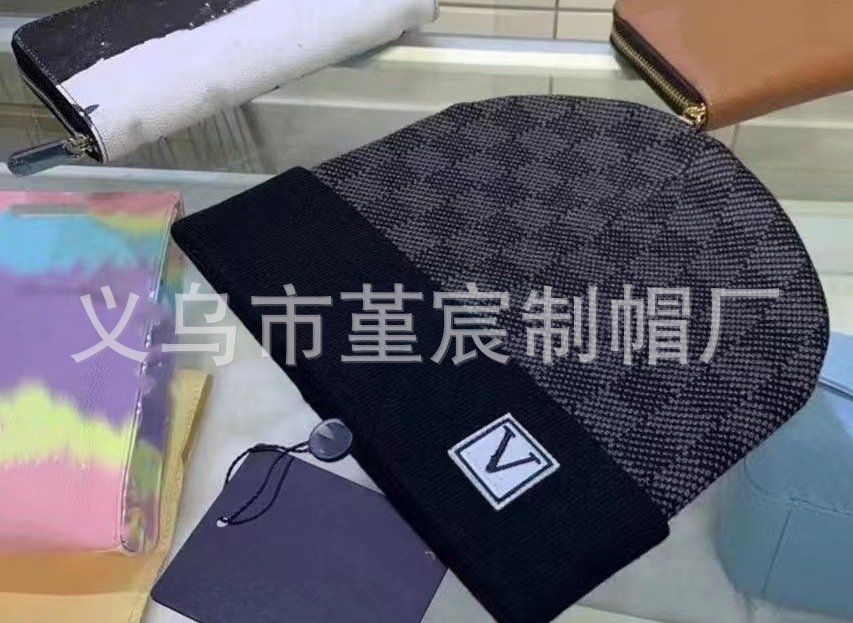 跨境外贸秋冬款L家卷边毛线帽女网红百搭冷帽保暖满印花针织帽男 10