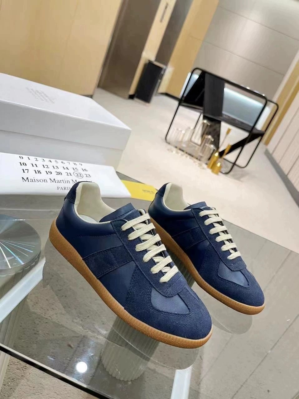 马吉拉M6德训鞋女真皮小白鞋百搭休闲板鞋情侣平底复古阿甘运动鞋 12