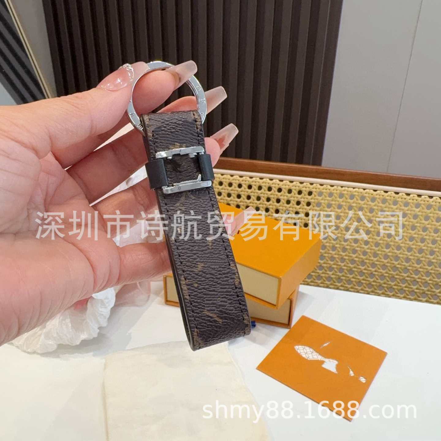 外贸爆款钥匙扣挂件欧美流行时尚老花挂饰钥匙链包汽车配饰新款 3