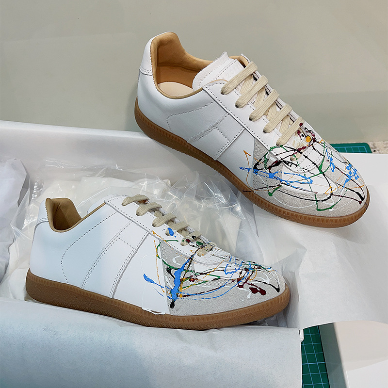 白色油漆凌乱涂鸦