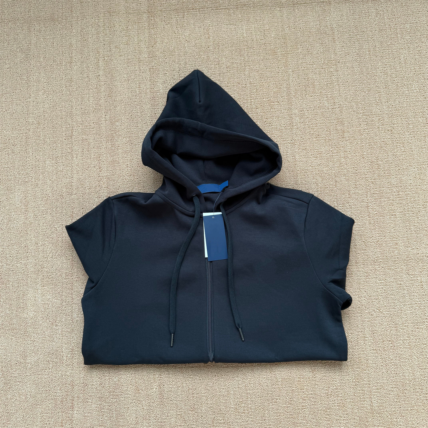 黑色（白色标）