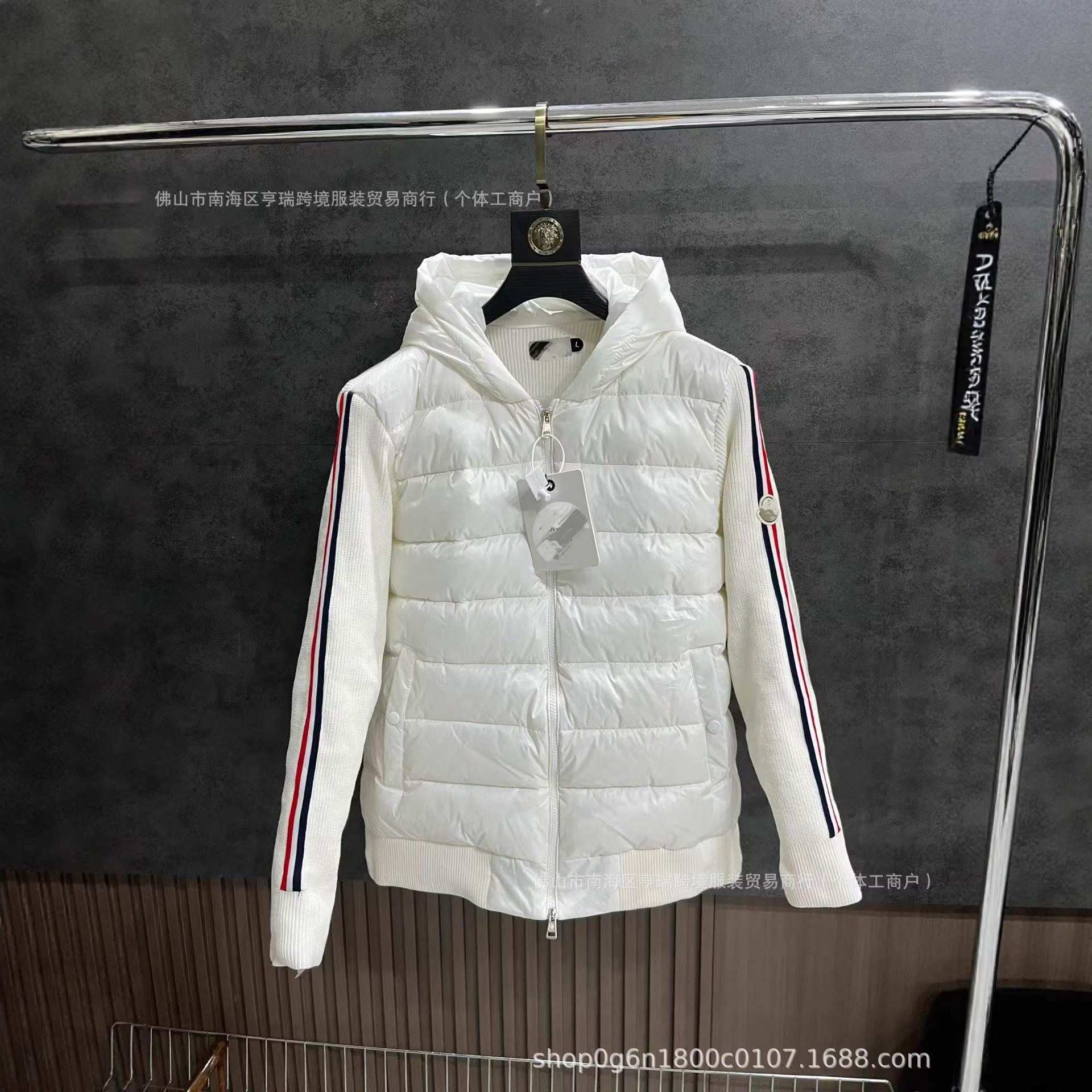 彩条袖针织白色