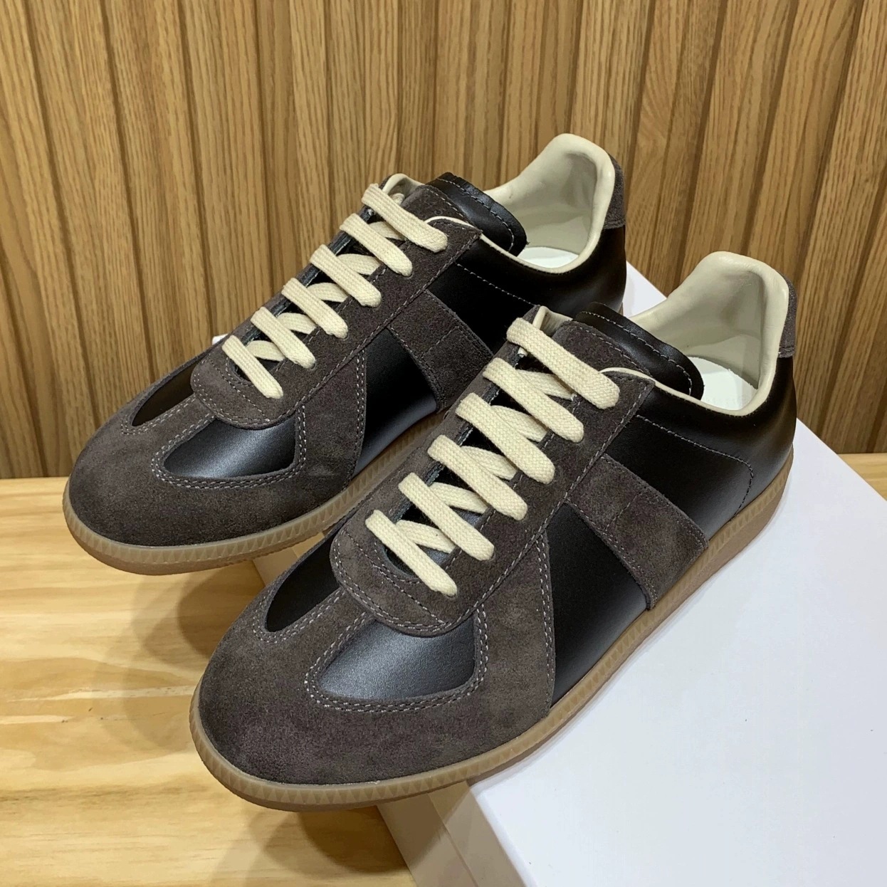 马吉拉M6德训鞋女真皮小白鞋百搭休闲板鞋情侣平底复古阿甘运动鞋 10