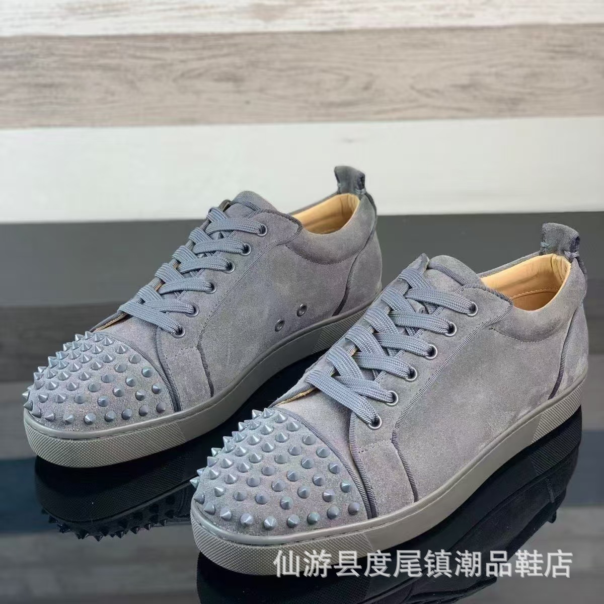 外贸欧洲站cl红底鞋电绣款低帮高帮男鞋红底情侣潮流铆钉休闲系带 3